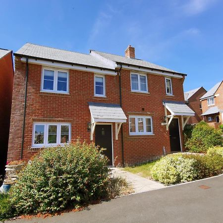2 Bedroom House With Free Parking Lyme Regis Exteriör bild