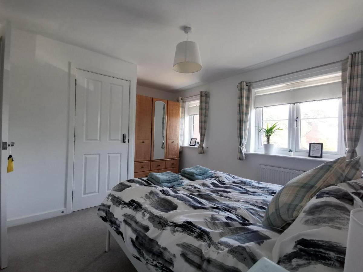 2 Bedroom House With Free Parking Lyme Regis Exteriör bild